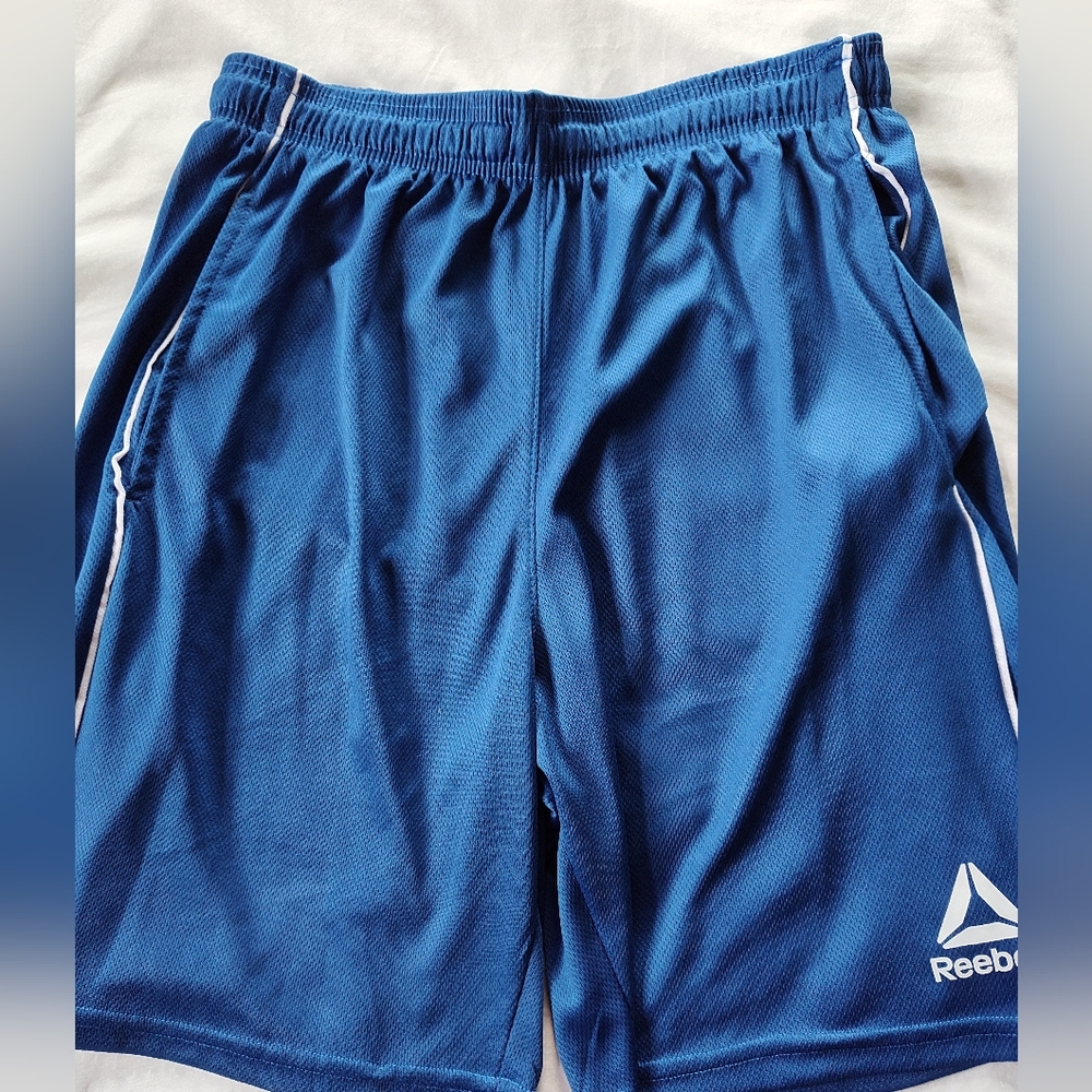 REEBOK Men's Athletic Shorts. Size Large.  Elastic Drawstring Waist.  Pockets.